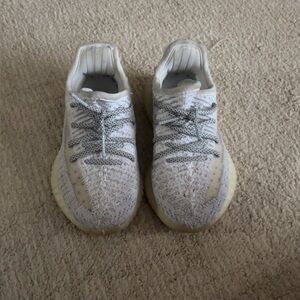 Toddler Yeezy, size 9